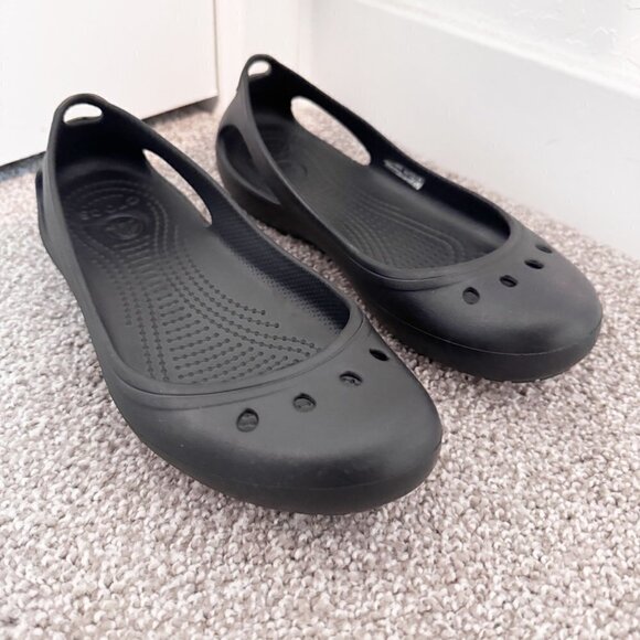 Crocs Prima Ballet Rounded Toe Cutout Slip On Flats Black Casual Womens Size 7 - Picture 2 of 7